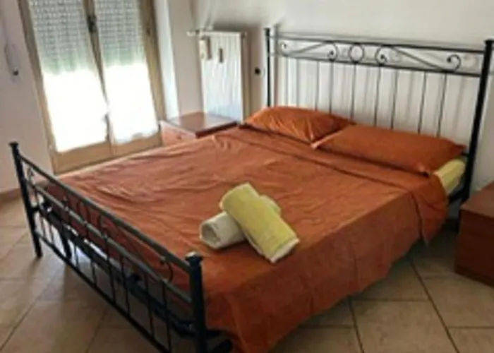 Nathan House, Malatesta Рим
